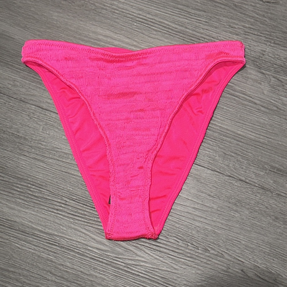 Hot pink thread swimsuit set with bonus bag. - Picture 6 of 12
